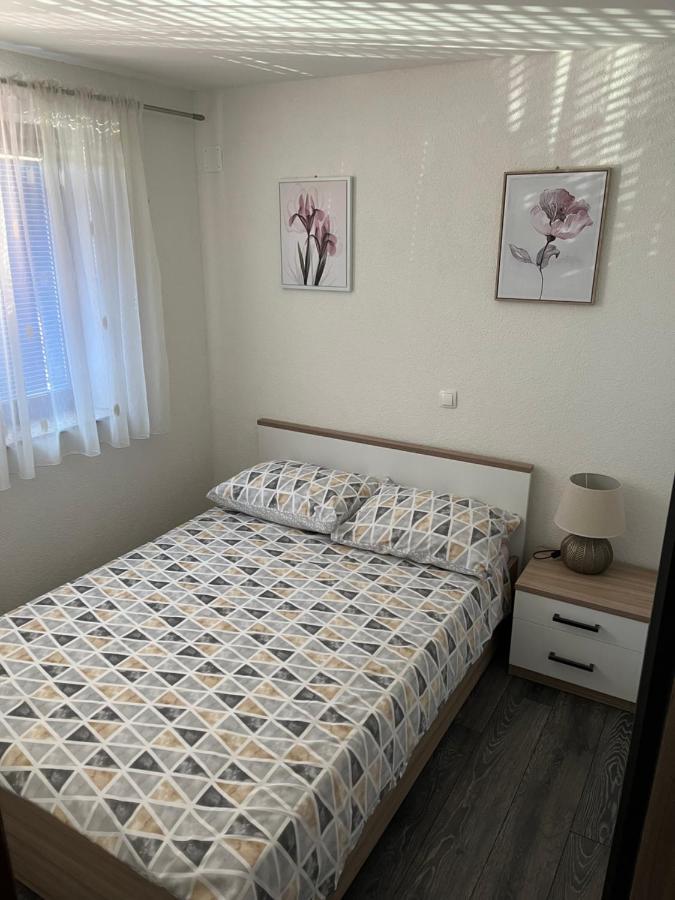 Room In Otocac Helena Eksteriør billede